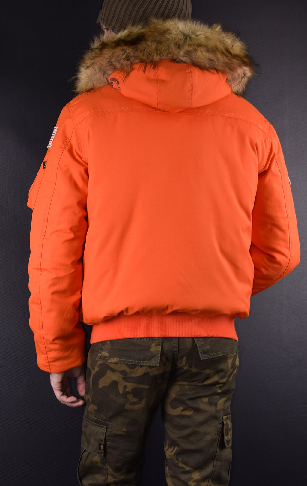 Аляска короткая ALPHA INDUSTRIES POLAR SV flame orange 