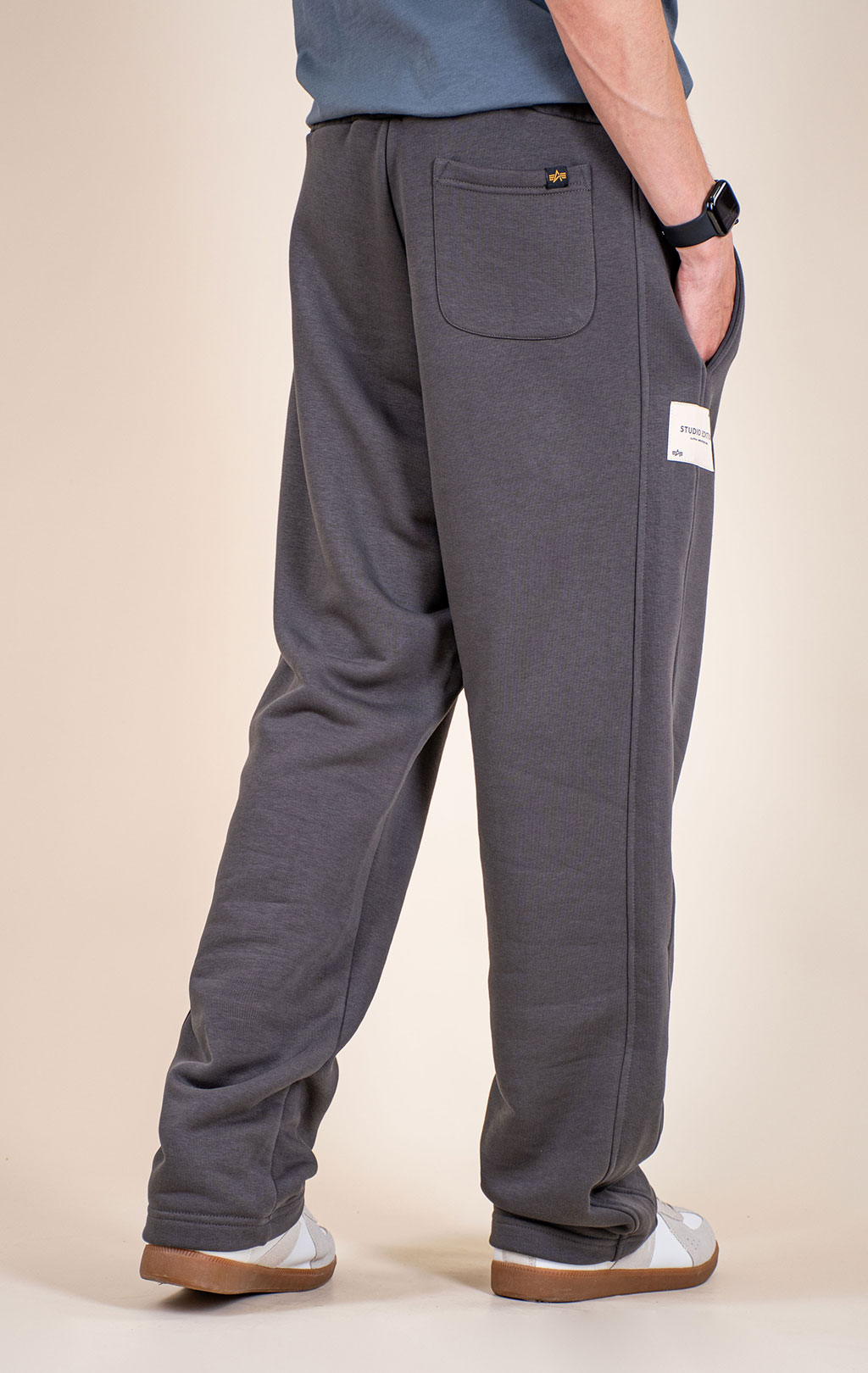 Брюки спортивные джоггеры ALPHA INDUSTRIES STUDIO EDITION JOGGER vintage grey 