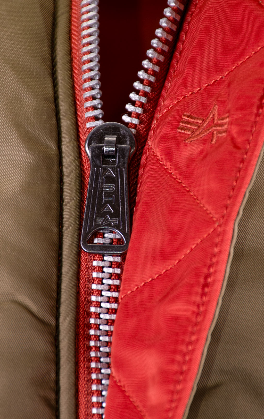 Бомбер ALPHA INDUSTRIES MA-1 NASA rust 