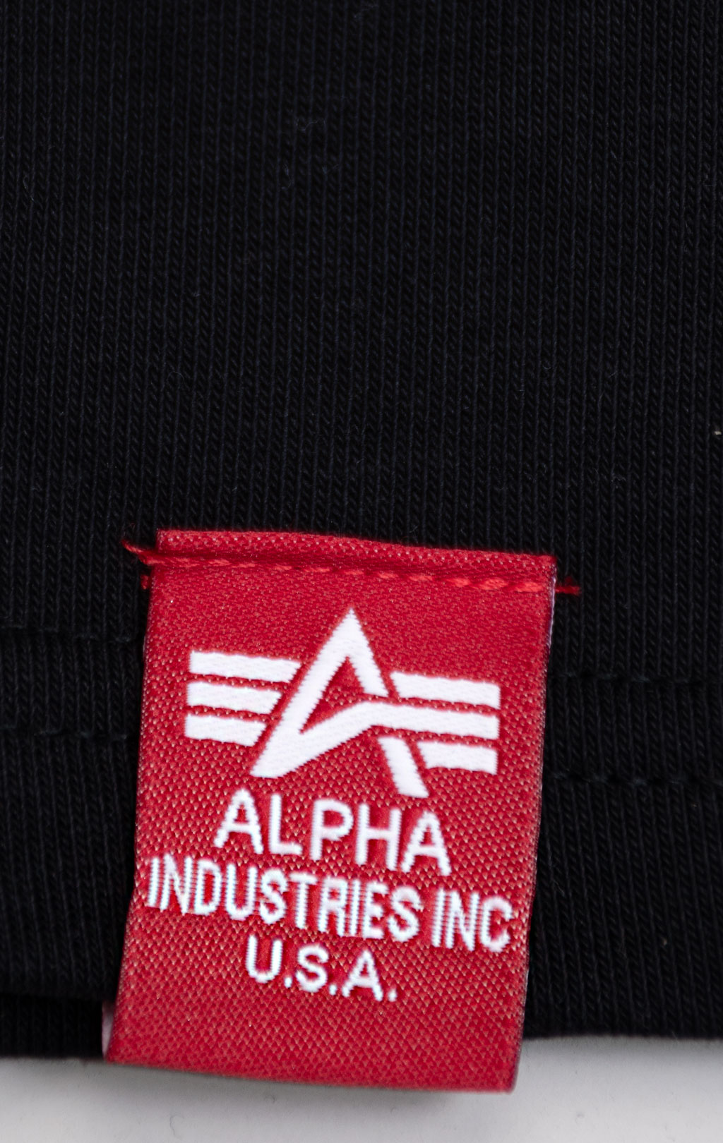 Женская футболка-кроп ALPHA INDUSTRIES BASIC BOXY T black 