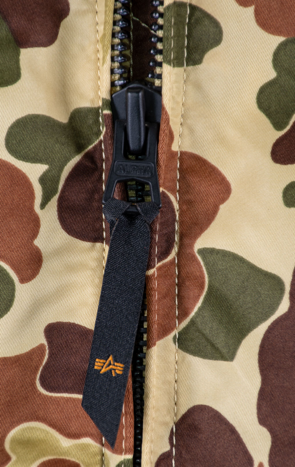 Бомбер-ветровка ALPHA INDUSTRIES L-2B HOODED GEN-II FLIGHT JACKET SS 24 m green frogskin camo 