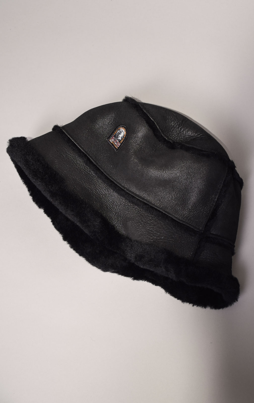 Женская панама PARAJUMPERS SHEARLING BUCKET HAT овчина FW 23/24 black 