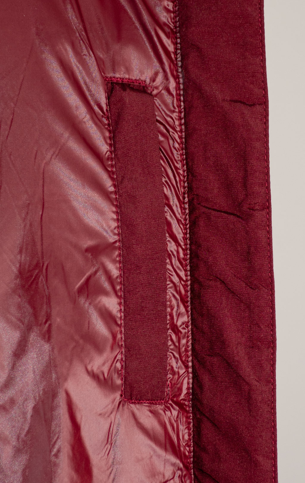 Женская куртка ALPHA INDUSTRIES SIERRA SHORT PUFFER FW 25/26 cedar red 