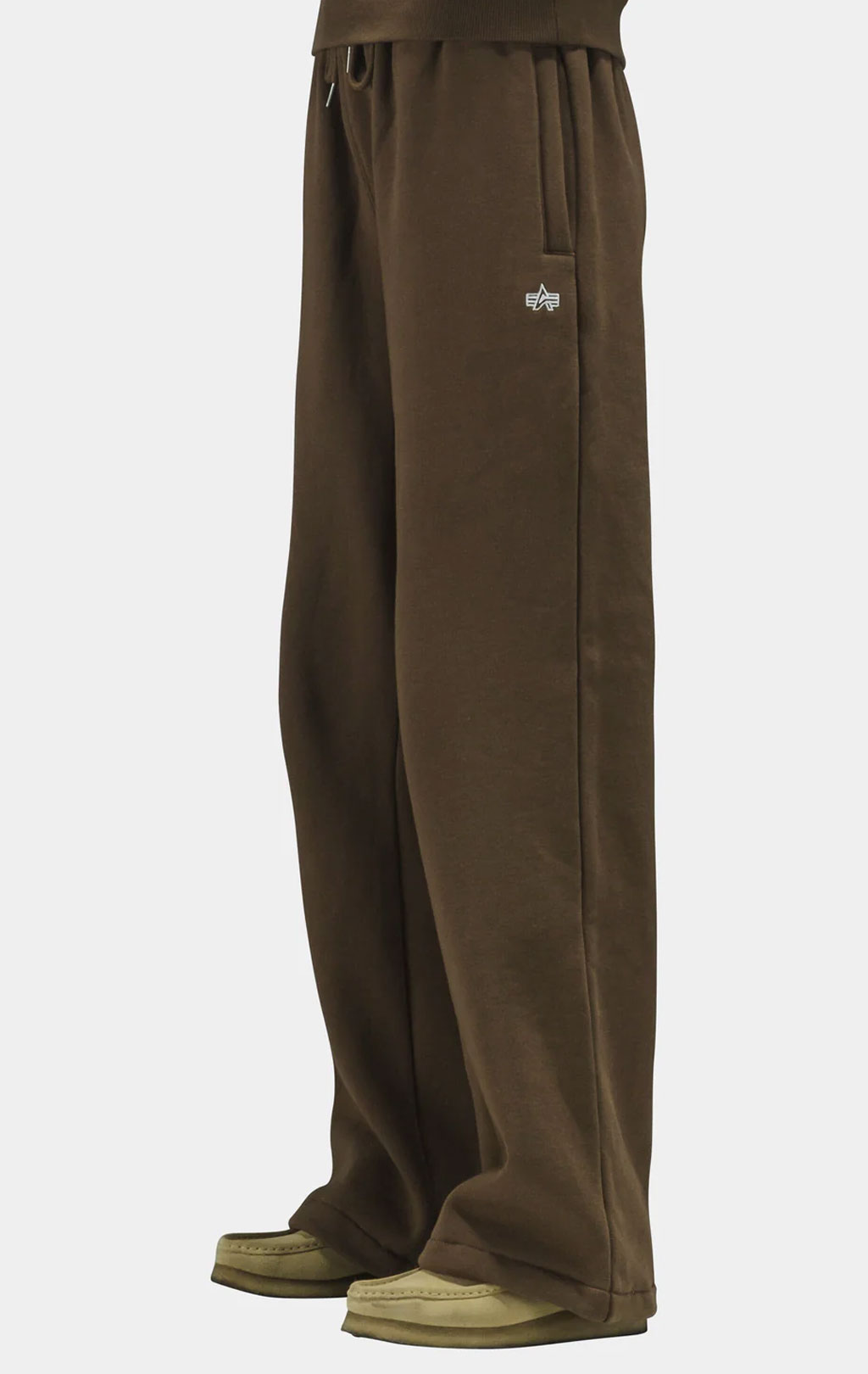 Брюки спортивные джоггеры ALPHA INDUSTRIES ESSENTIAL SWEATPANTS FW 25/26 espresso 