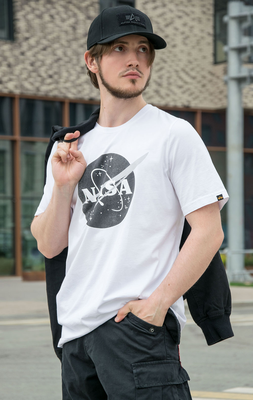 Футболка ALPHA INDUSTRIES NASA LOGO white 