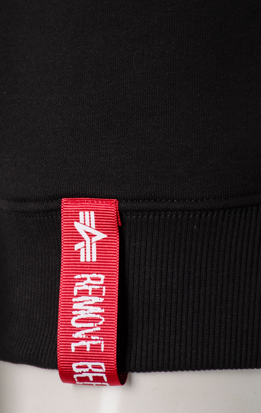 Толстовка ALPHA INDUSTRIES HALF ZIP SWEATER SMALL LOGO black 