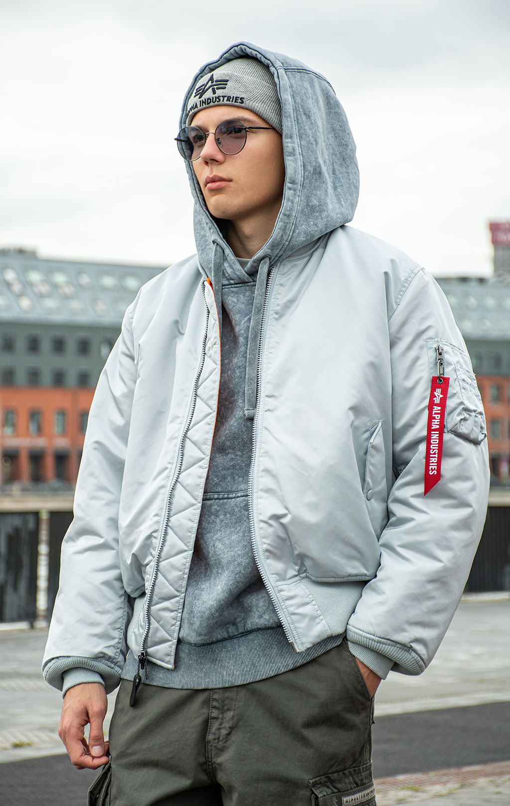 Бомбер ALPHA INDUSTRIES MA-1 original fit SS 26 mist 
