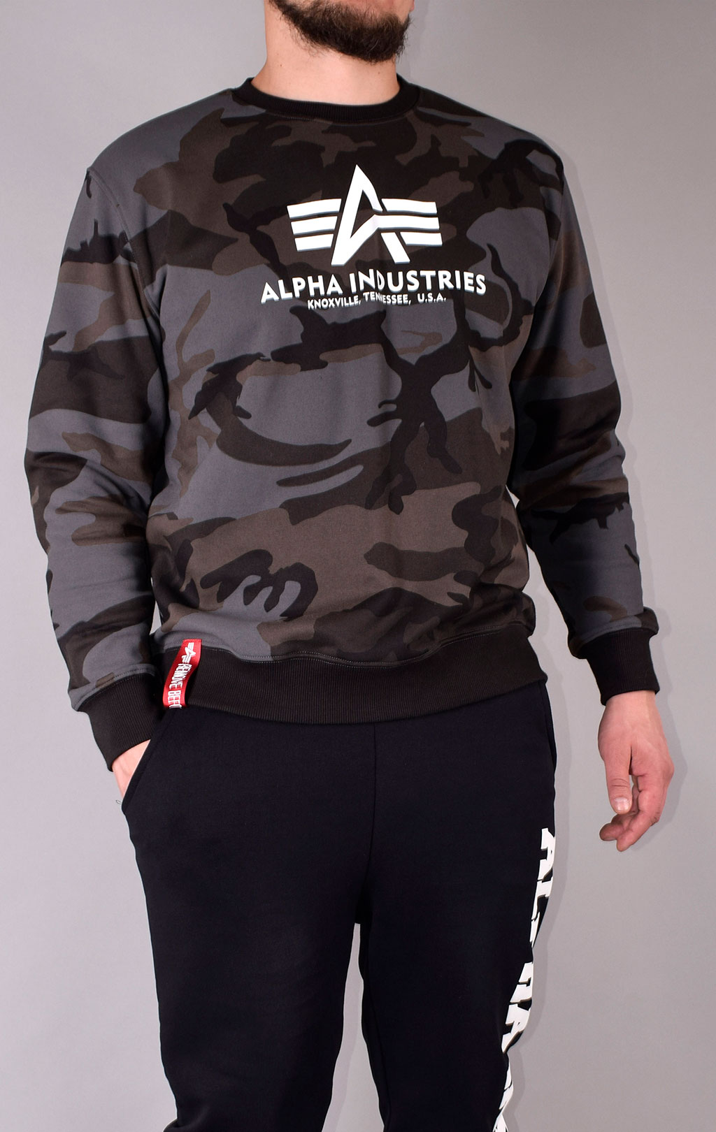 Свитшот ALPHA INDUSTRIES BASIC SWEATER black camo 