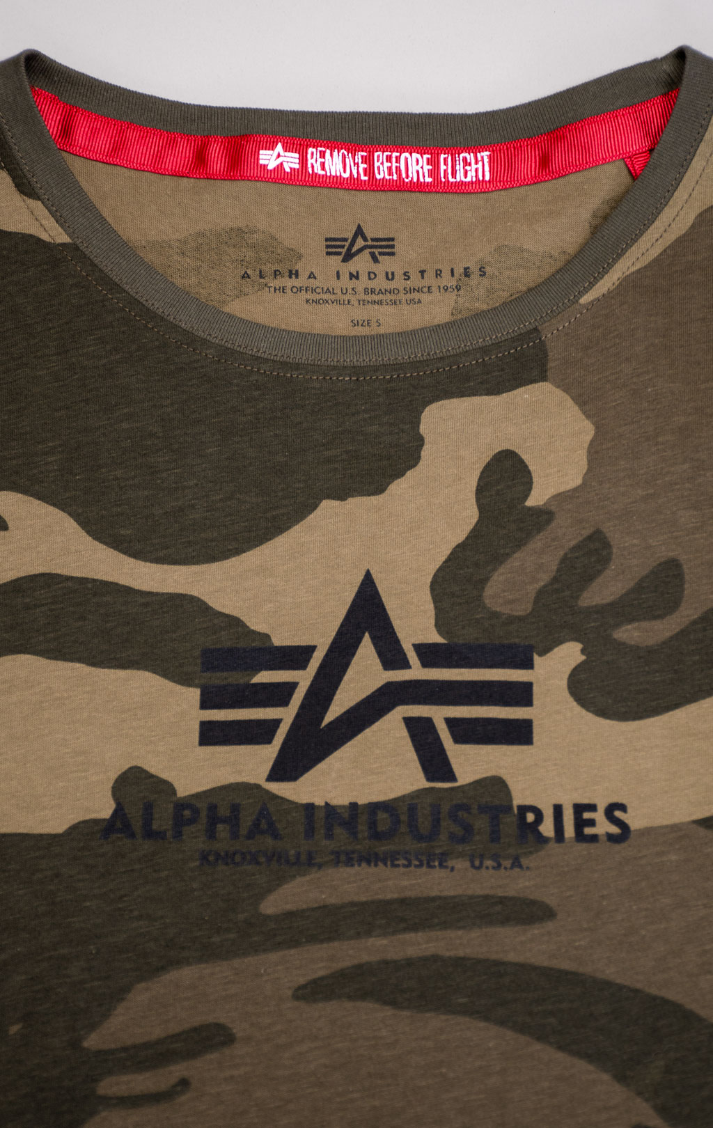 Женская футболка ALPHA INDUSTRIES NEW CAMO BASIC T olive camo 