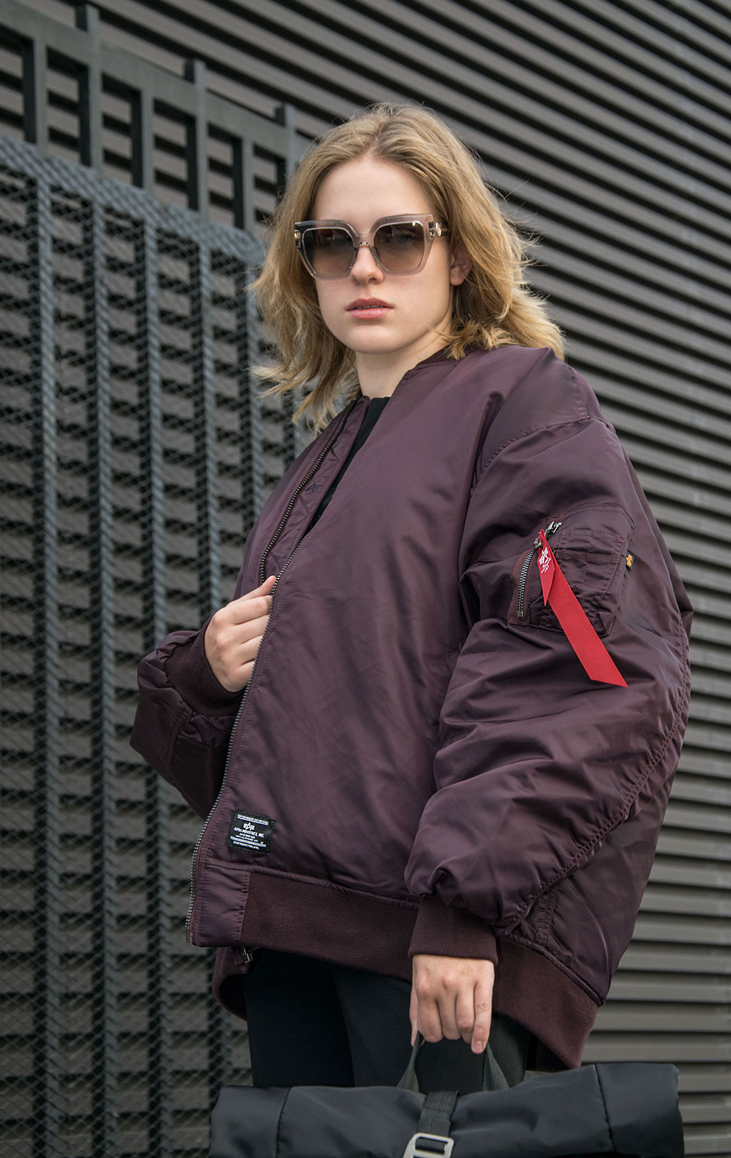 Женская куртка-бомбер ALPHA INDUSTRIES OVERSIZED FLIGHT JACKET MA-1 FW 23/24 m berry 