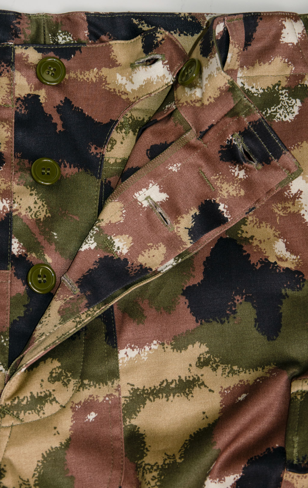 Брюки нового образца camo б/у Италия