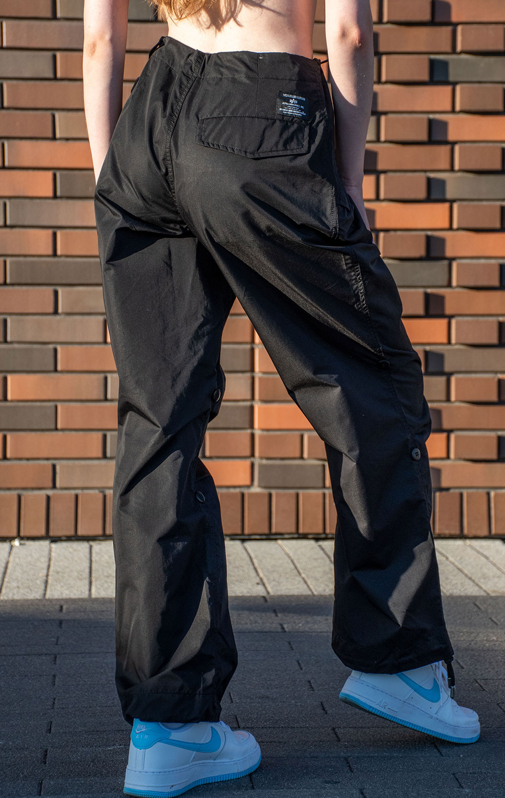 Брюки-карго парашюты ALPHA INDUSTRIES PARACHUTE PANTS FW 24/25 black 