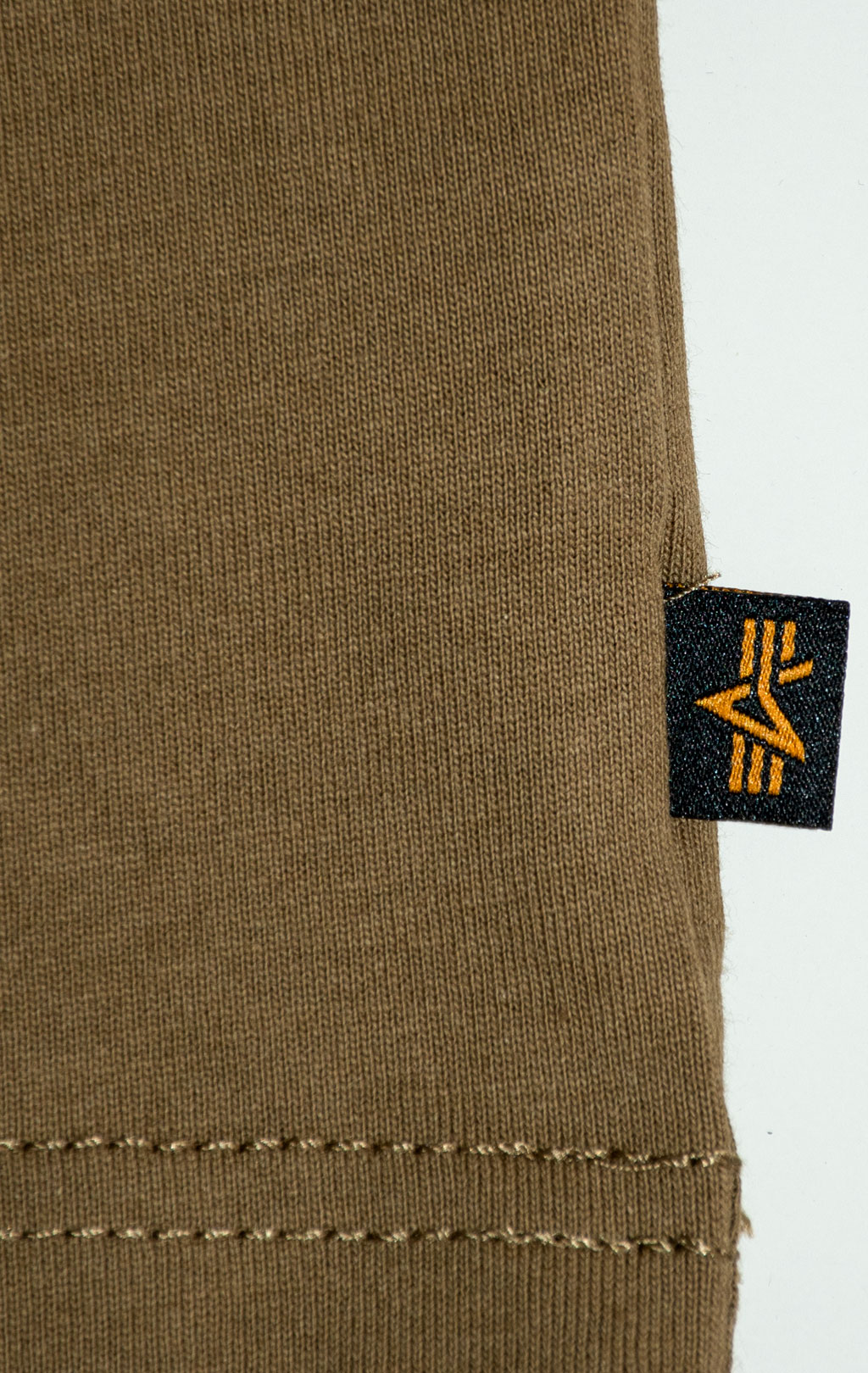 Лонгслив ALPHA INDUSTRIES UNFRM LS GRAPHIC TEE FW 25/26 tan M001150 