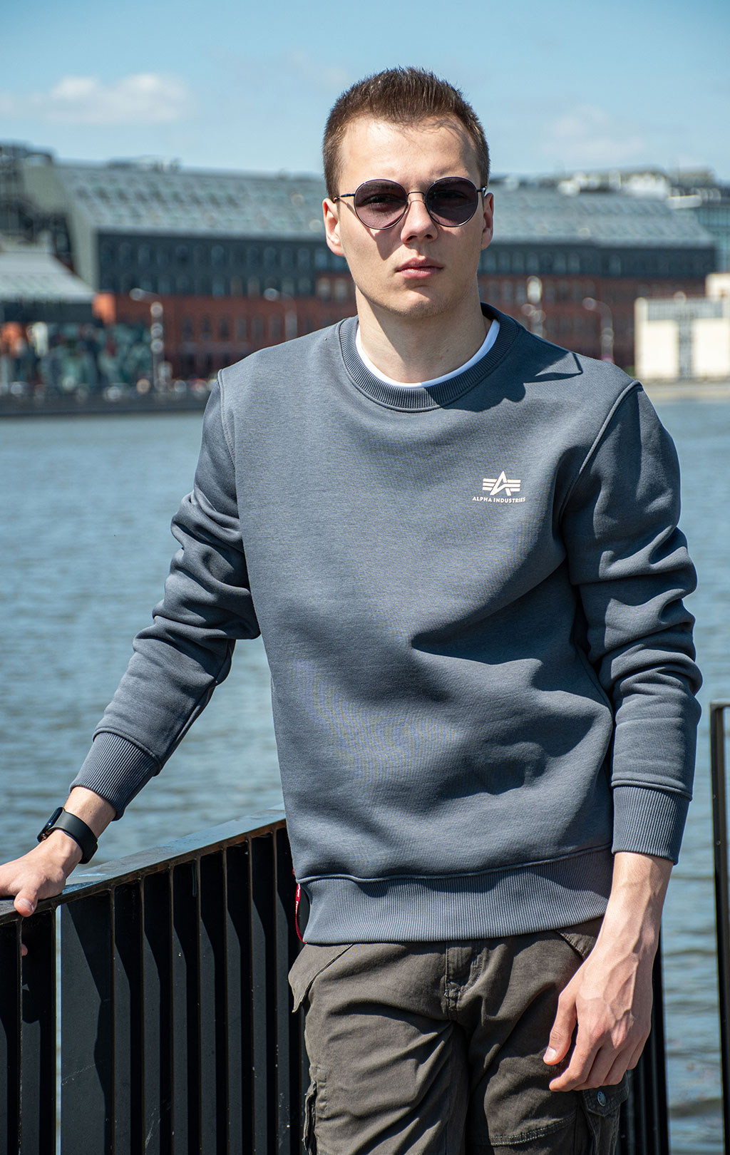 Свитшот ALPHA INDUSTRIES BASIC SWEATER SMALL LOGO greyblack 