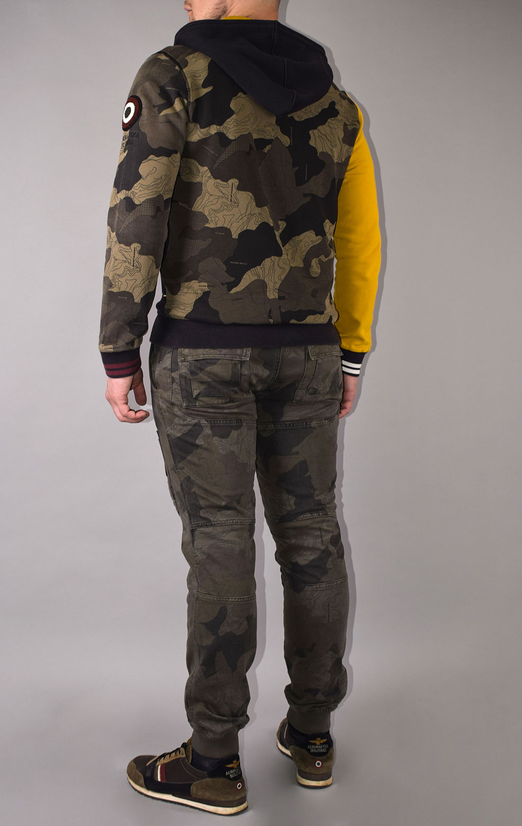 Толстовка с капюшоном AERONAUTICA MILITARE FW 20/21/IN black/camouflage quattro colori/giallo (FE 1535) 