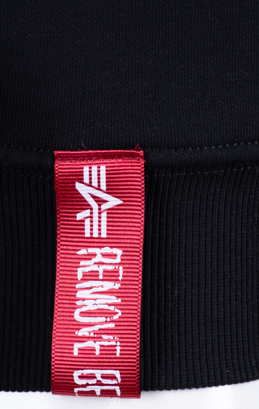 Свитшот ALPHA INDUSTRIES BASIC SWEATER black/neon yellow 