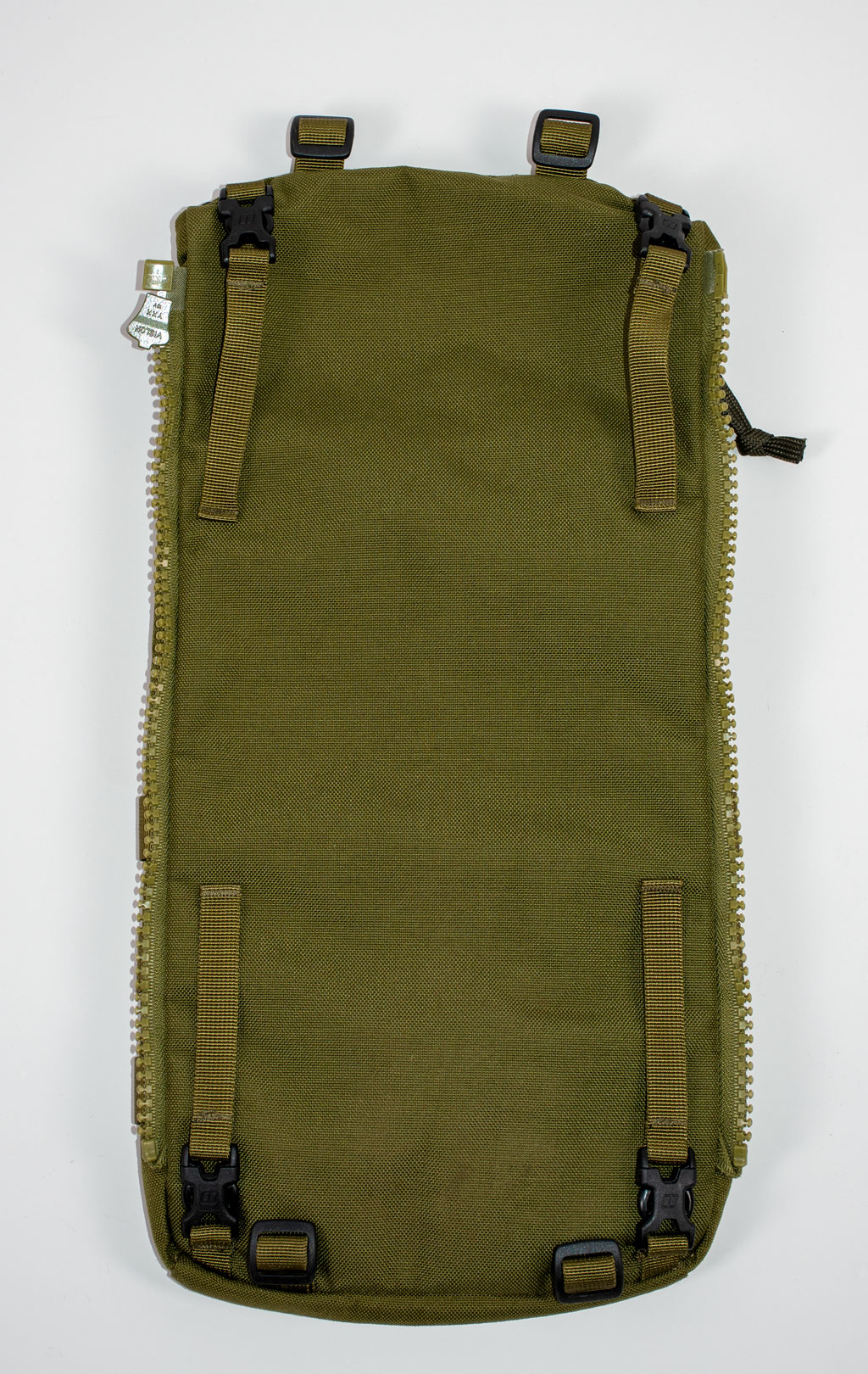 Питьевая система армейская BERGHAUS с карманом, горловина под клапаном, 3L olive б/у 