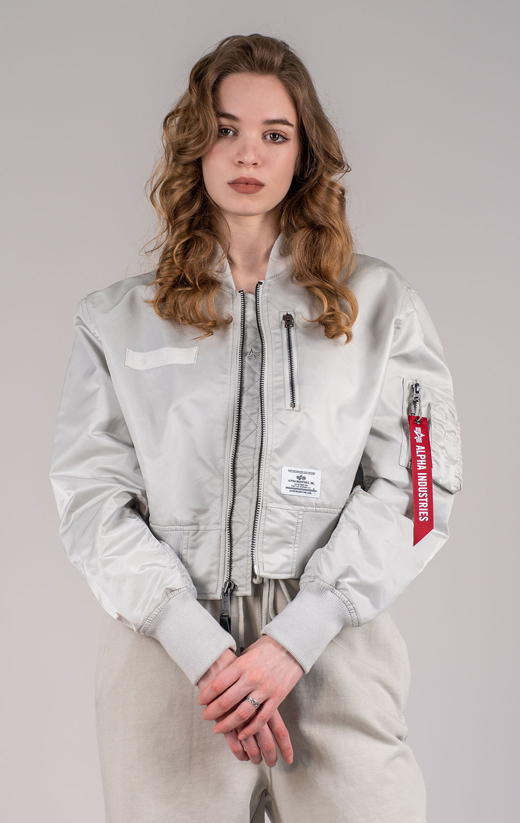 Женская ветровка ALPHA INDUSTRIES CROPPED GEN-II FLIGHT JACKET L-2B SS 25 m light gray 