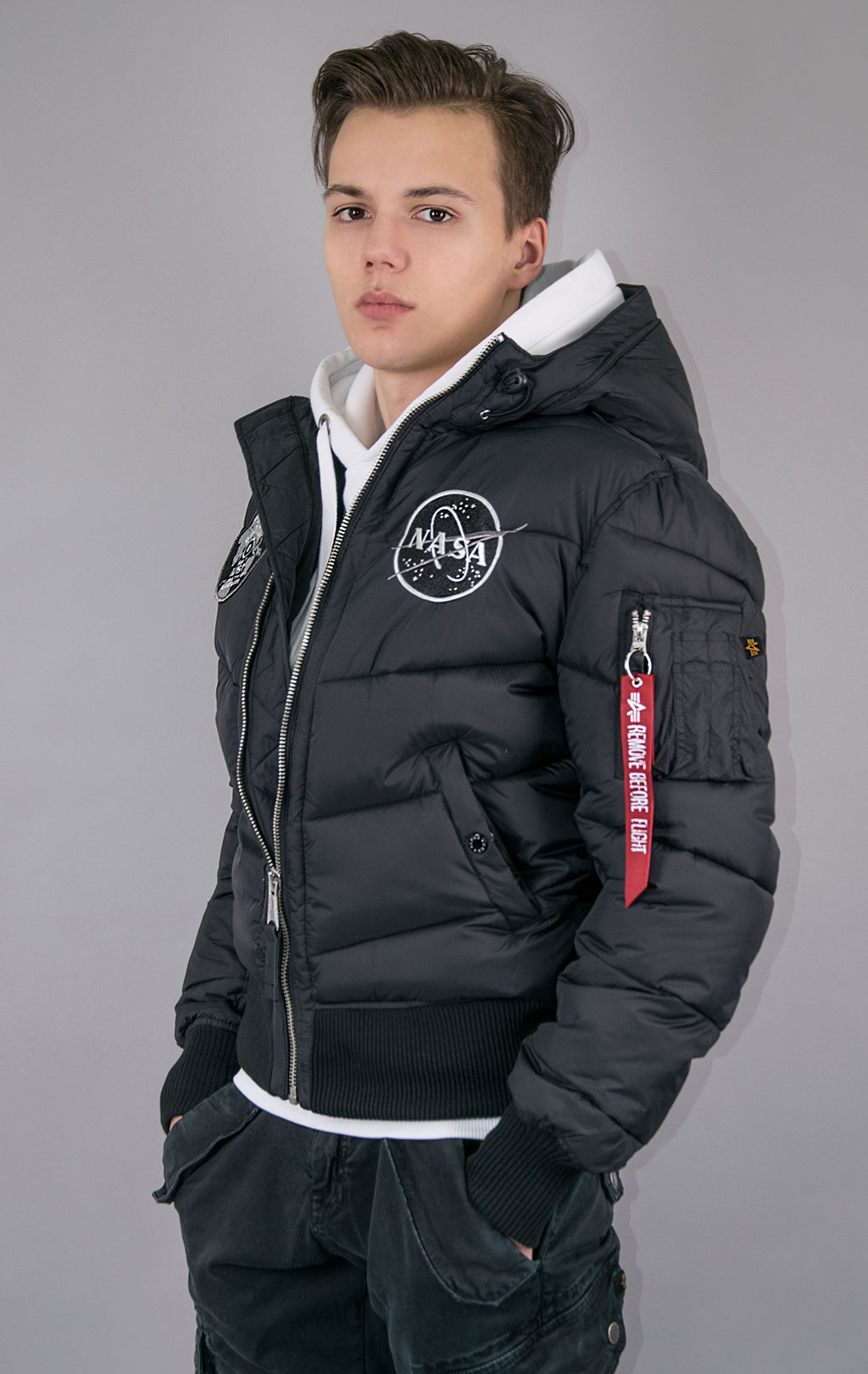 Куртка ALPHA INDUSTRIES HOODED PUFFER NASA VOYAGER FD black 