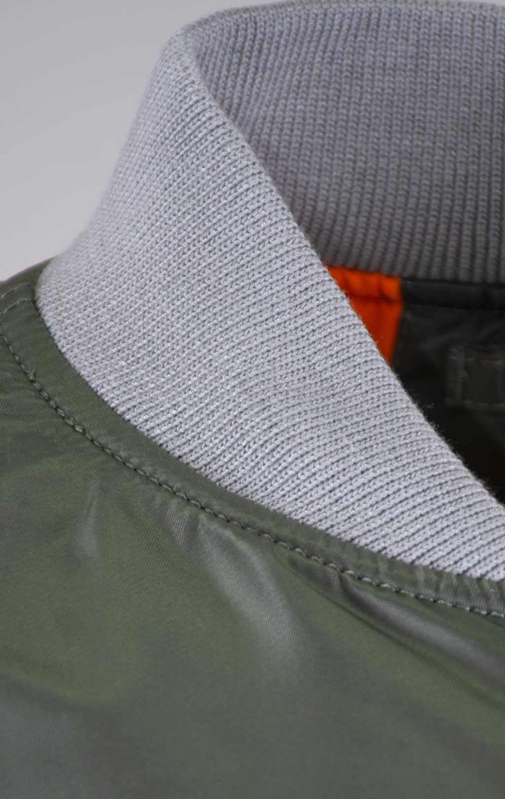 Бомбер ALPHA INDUSTRIES MA-1 CS vintage green 