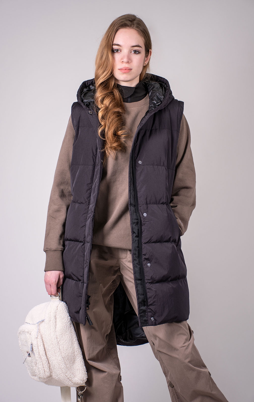 Женская куртка ALPHA INDUSTRIES SIERRA CONVERTIBLE JACKET FW 24/25 black 