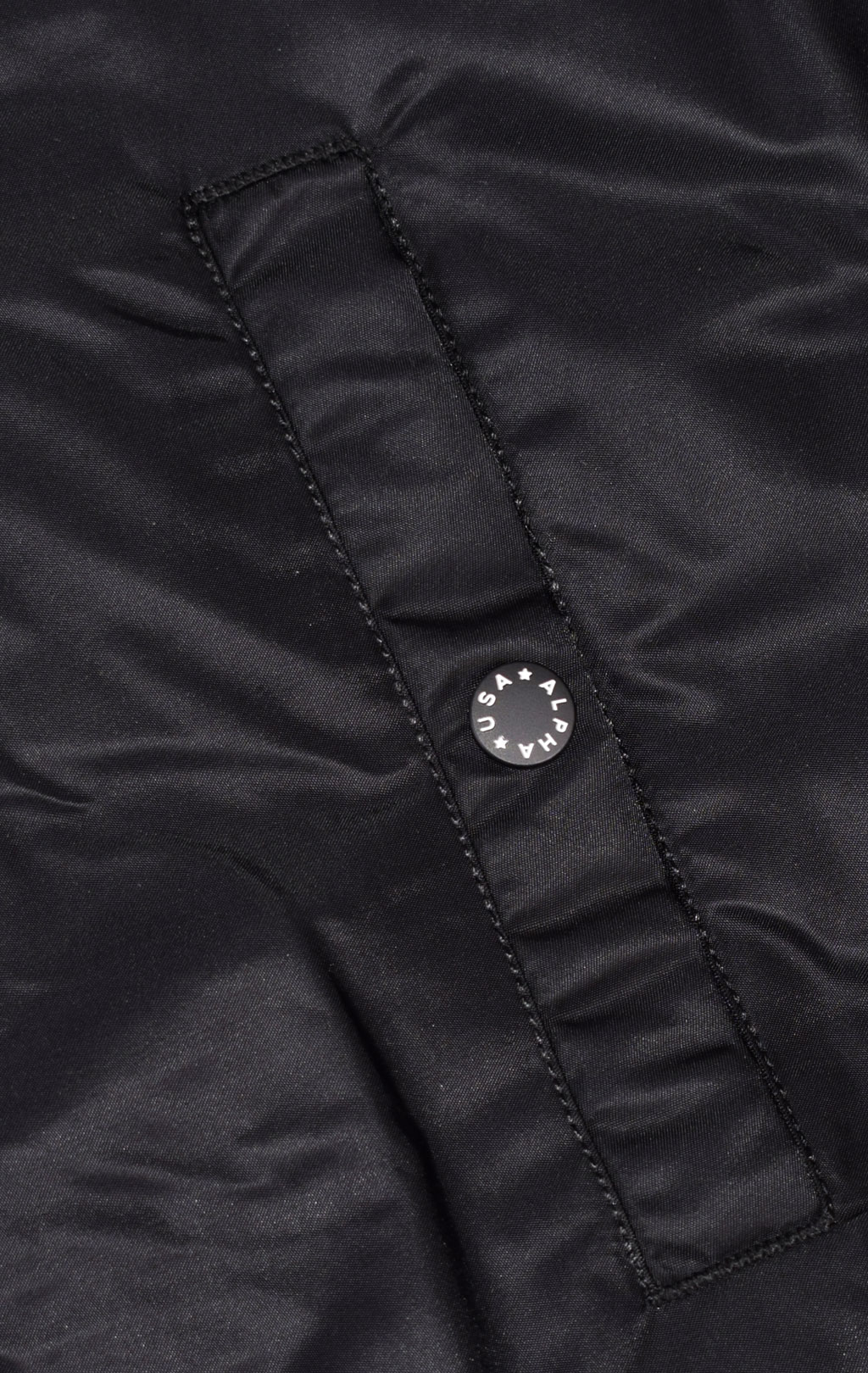 Куртка ALPHA INDUSTRIES HOODED PUFFER FD REV. black/white 