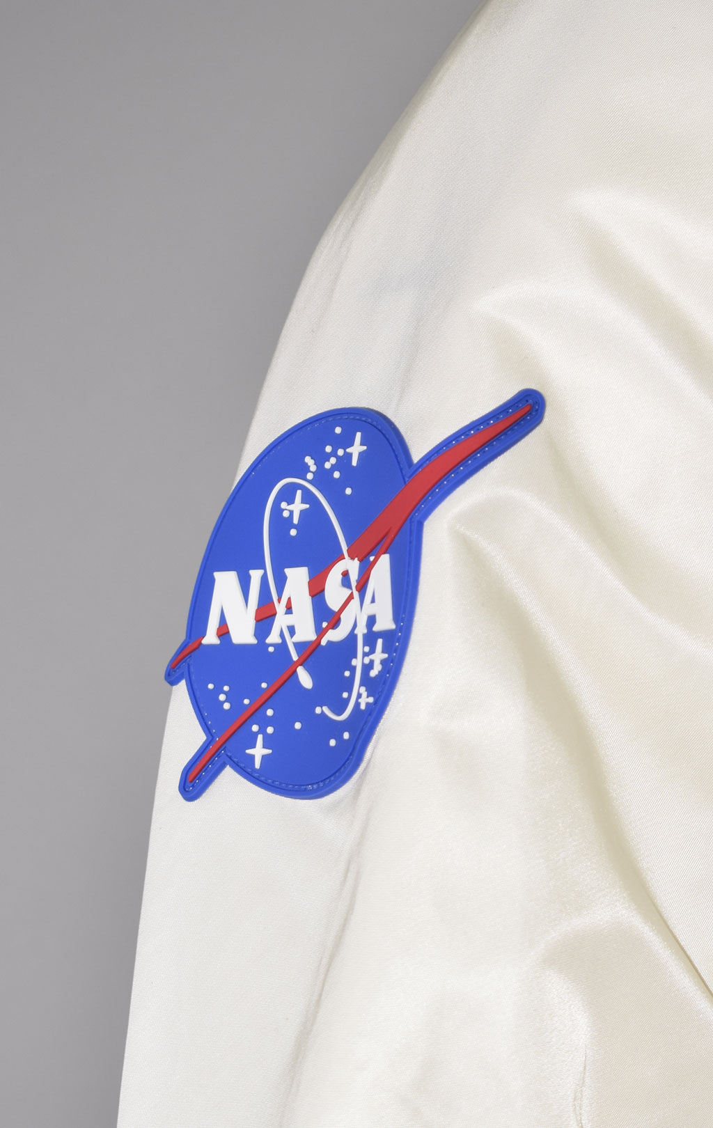 Ветровка ALPHA INDUSTRIES NASA GEN-II FLIGHT JACKET L-2B SS 23 m off white 