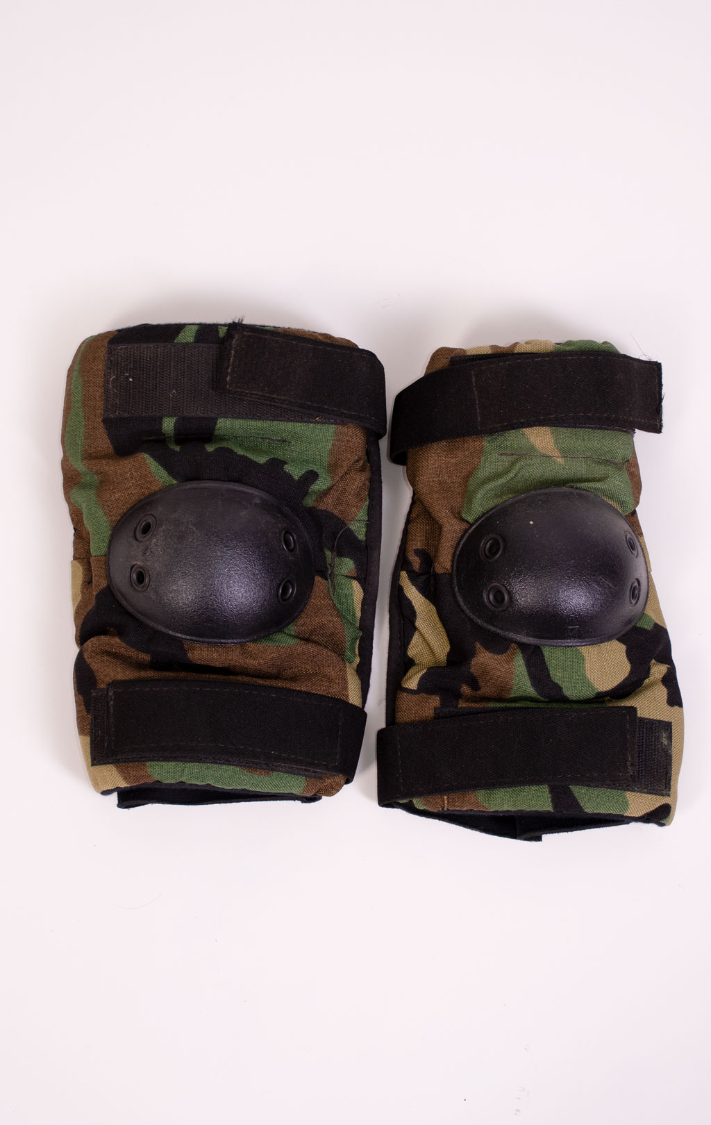 Налокотники армейские camo woodland б/у США