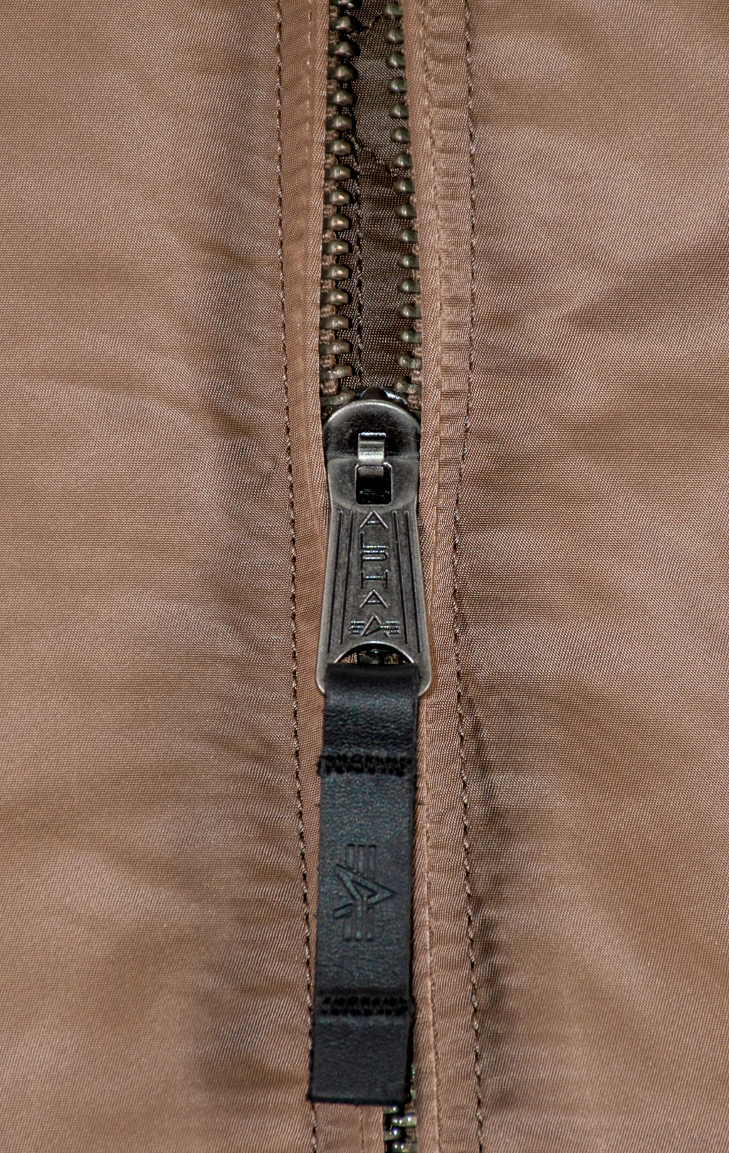 Бомбер ALPHA INDUSTRIES VF 59 LONG MA-1 taupe 
