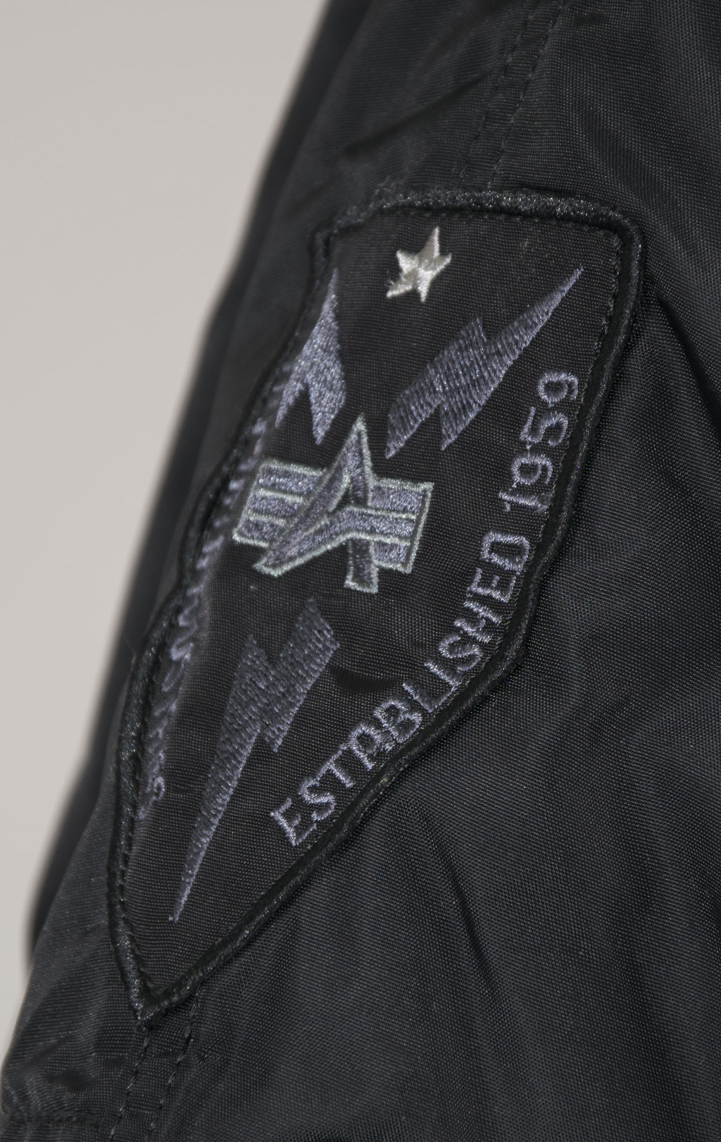 Аляска ALPHA INDUSTRIES PPS N-3B black/reflective 