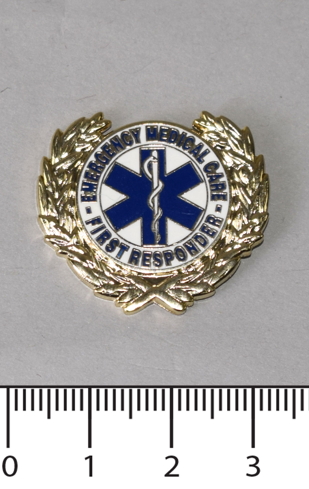 Знак медиц. FIRST RESPONDER с венком (P06903) США