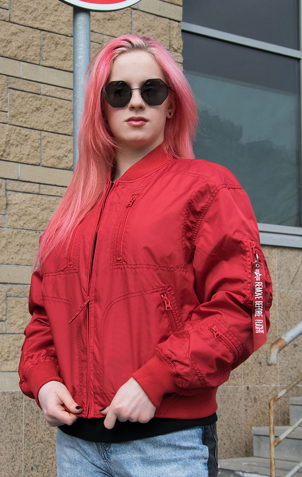 Женская ветровка ALPHA INDUSTRIES RECON UTILITY original fit spicy red 