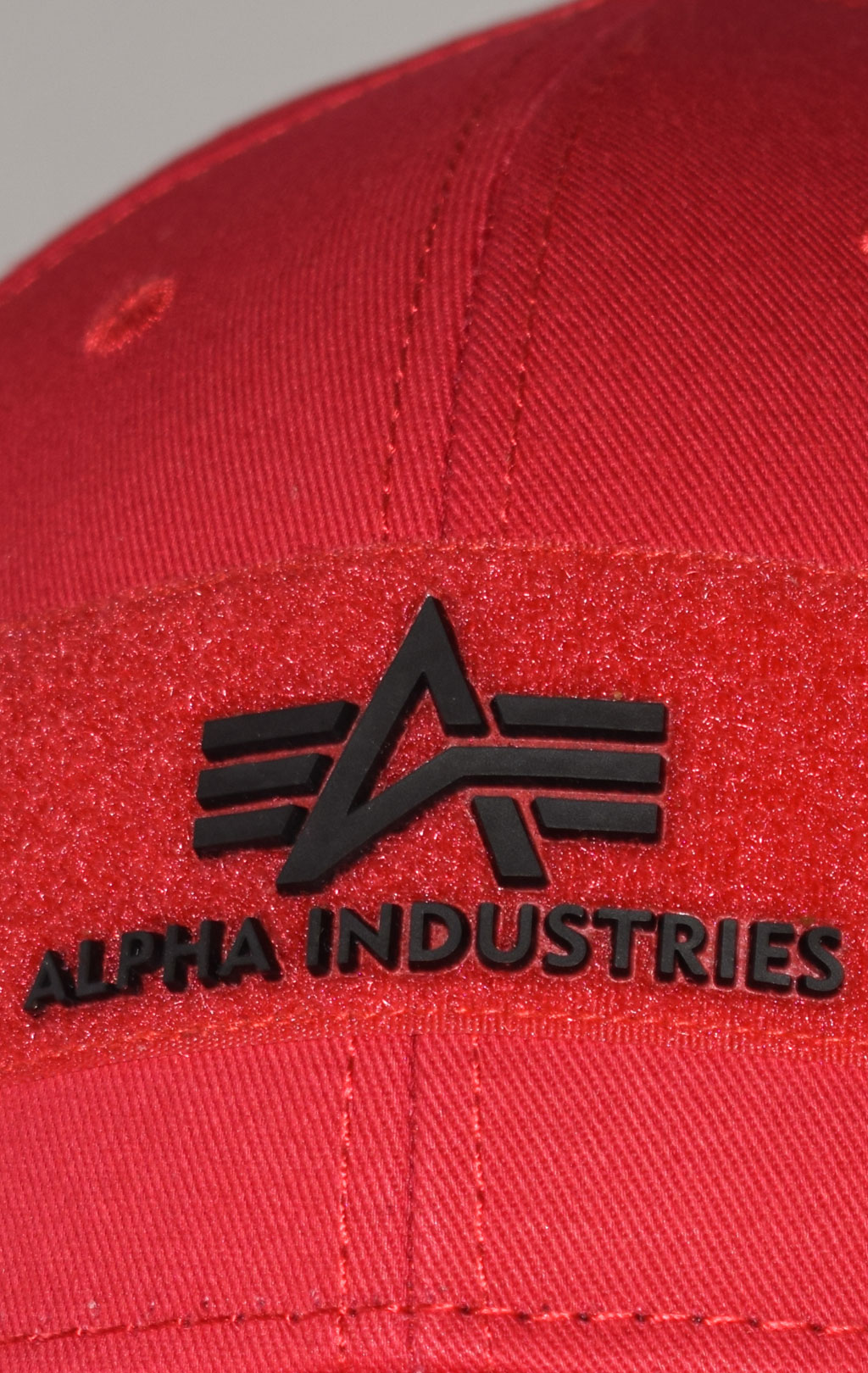 Бейсболка ALPHA INDUSTRIES VELCRO CAP II speed red 