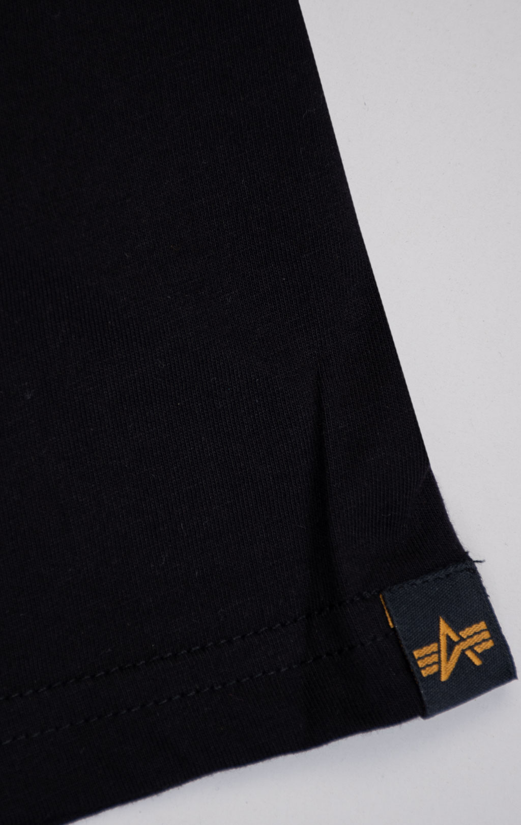 Футболка ALPHA INDUSTRIES CAMO PRINT black/woodland 