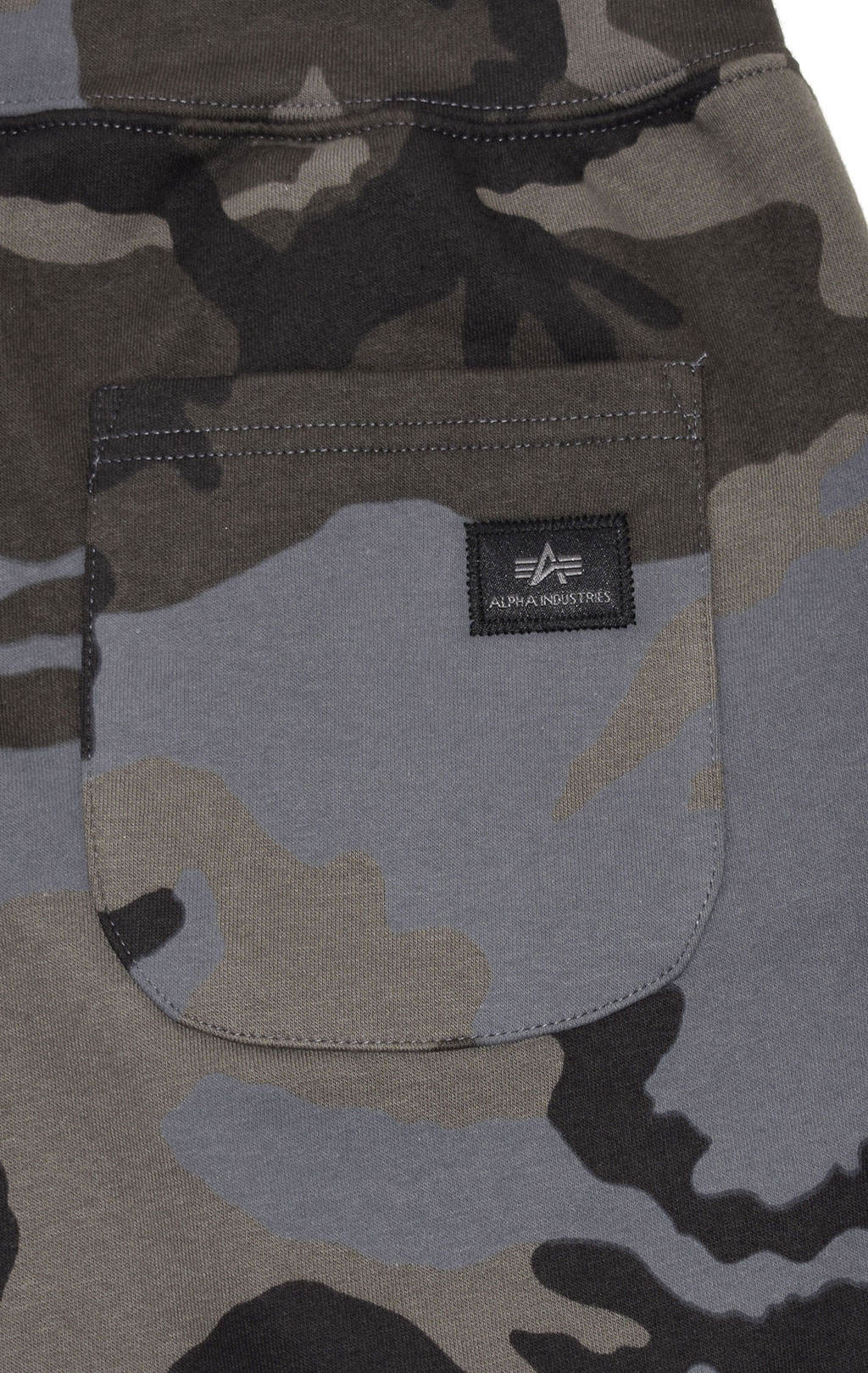 Шорты трикотажные ALPHA INDUSTRIES X-FIT CARGO SHORT black camo 