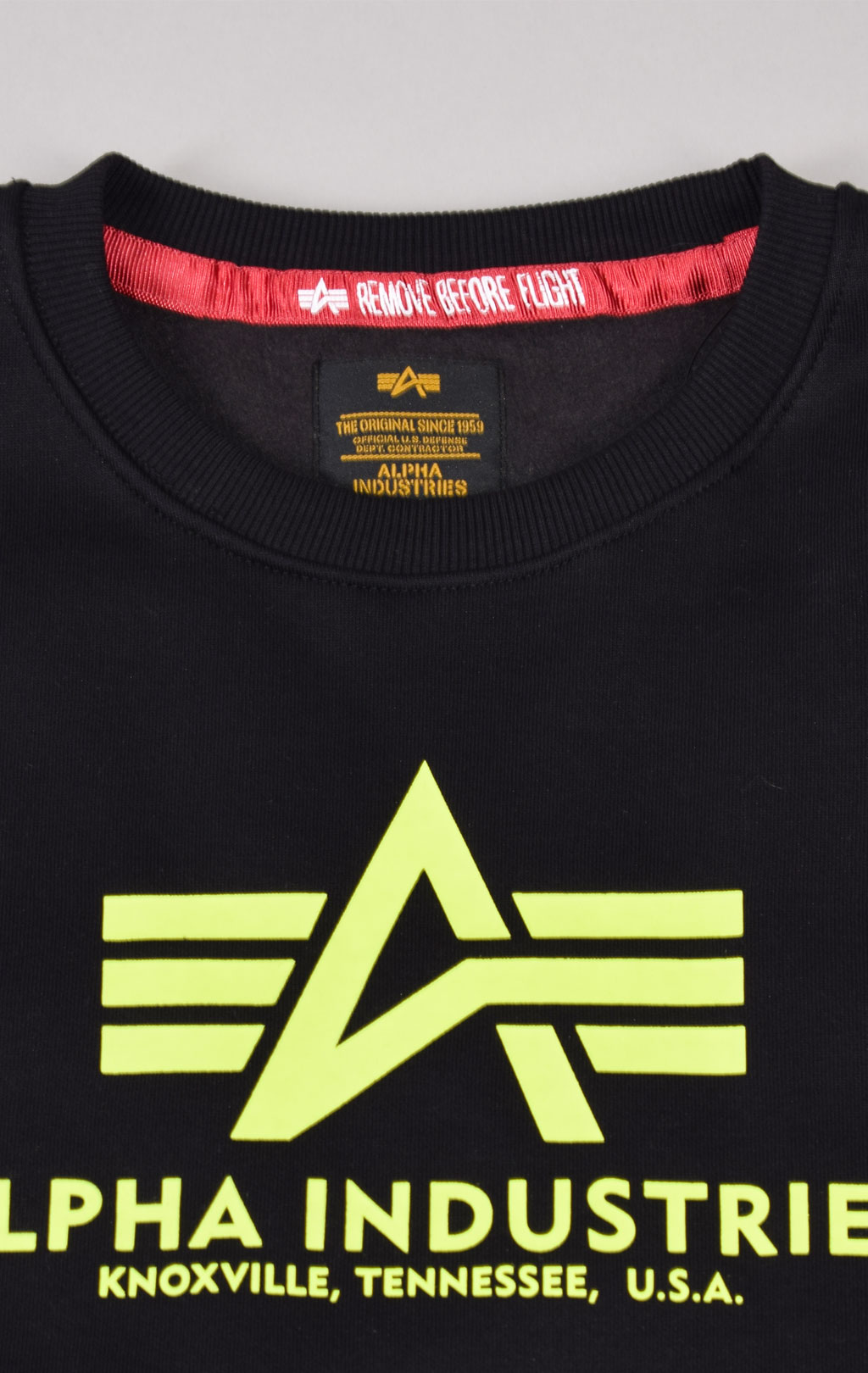 Свитшот ALPHA INDUSTRIES BASIC SWEATER black/neon yellow 