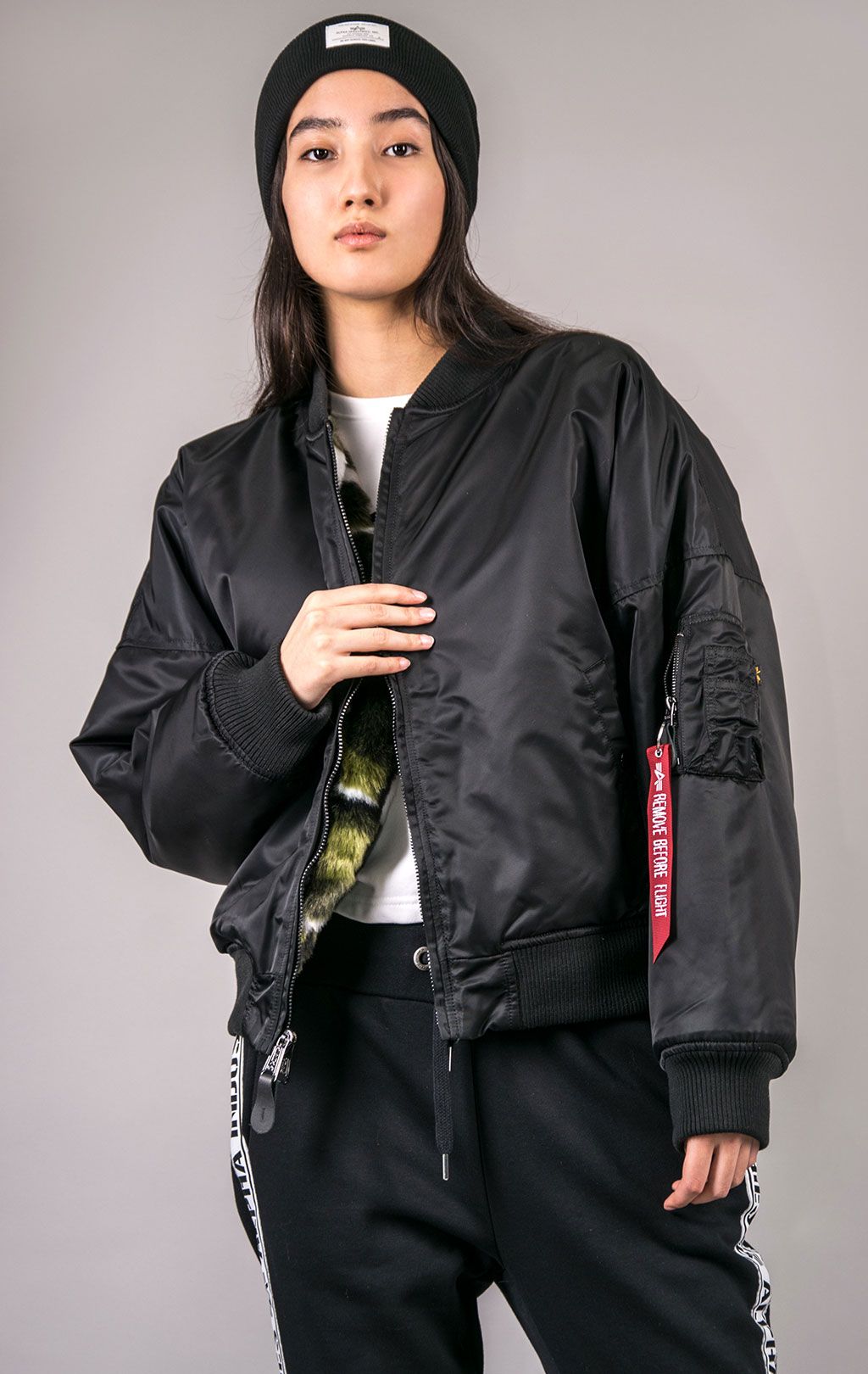 Женская куртка-бомбер лётная ALPHA INDUSTRIES OS REV. FUR MA-1 black 