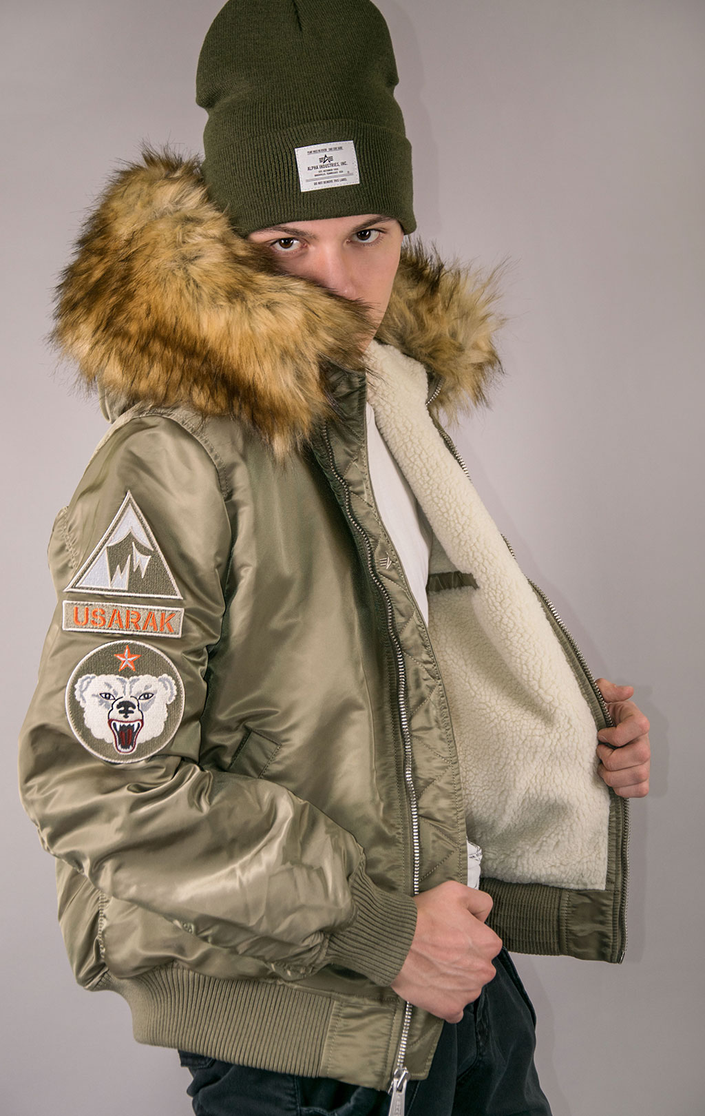 Куртка-бомбер лётная ALPHA INDUSTRIES HOODED ARCTIC MA-1 stratos 