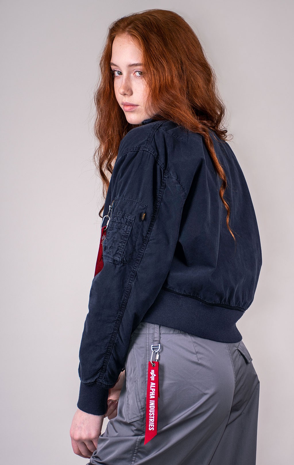 Женская ветровка ALPHA INDUSTRIES US NAVY CROPPED DECK HOOKED MOD JACKET SS 24 m replica blue 