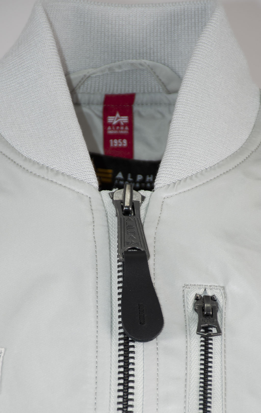 Женская ветровка ALPHA INDUSTRIES CROPPED GEN-II FLIGHT JACKET L-2B SS 25 m light gray 