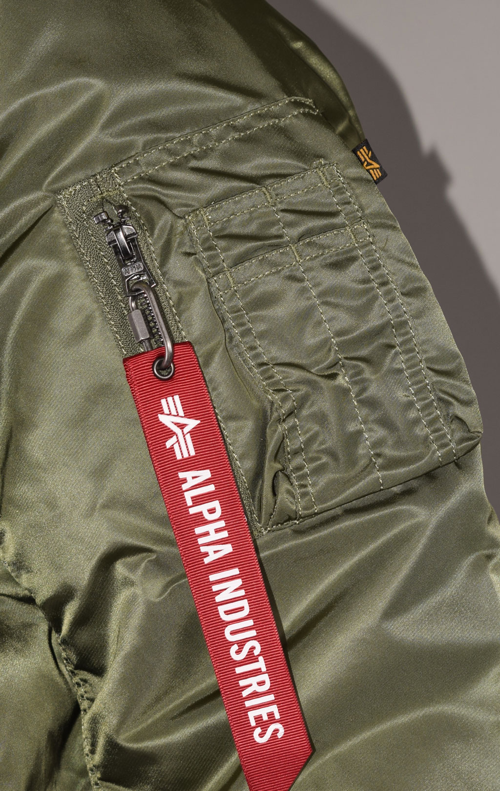 Куртка летная ALPHA INDUSTRIES CLASSIC B-15 FW 22/23 m sage 