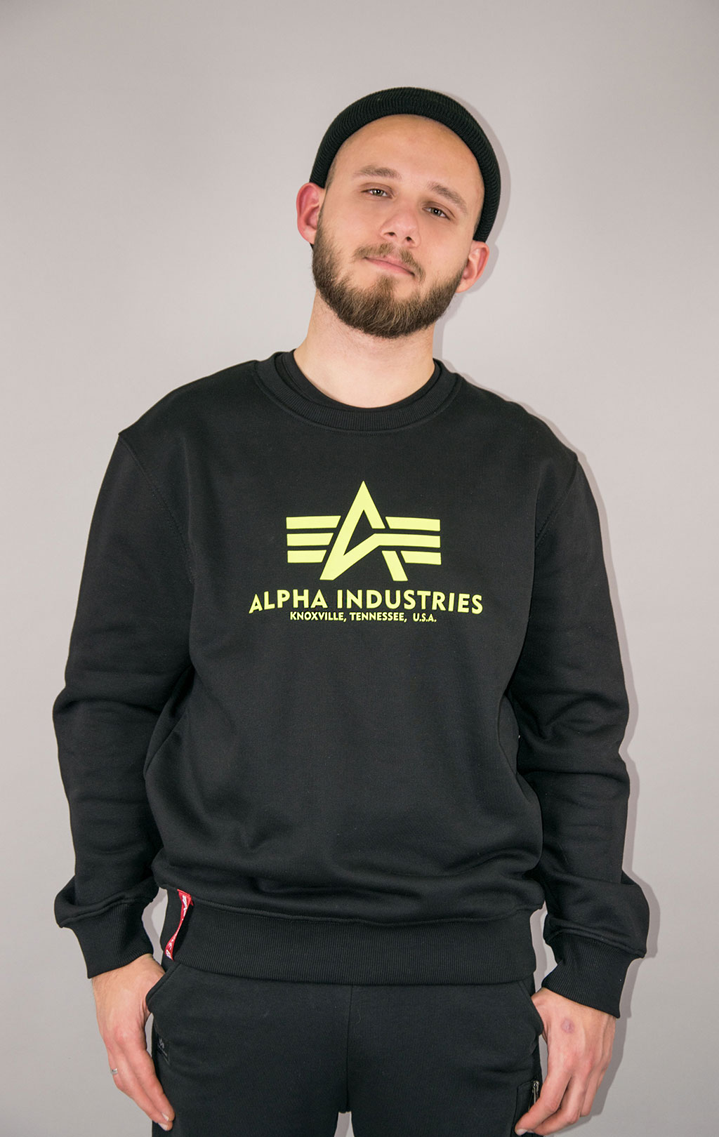 Свитшот ALPHA INDUSTRIES BASIC SWEATER black/neon yellow 