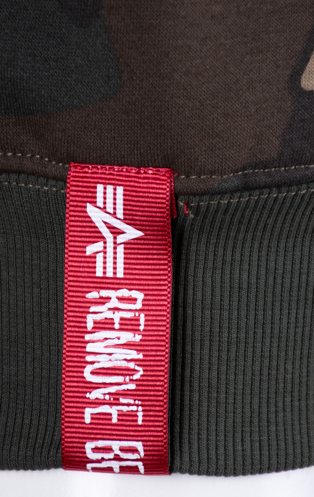 Свитшот ALPHA INDUSTRIES BASIC SWEATER camo woodland 65 