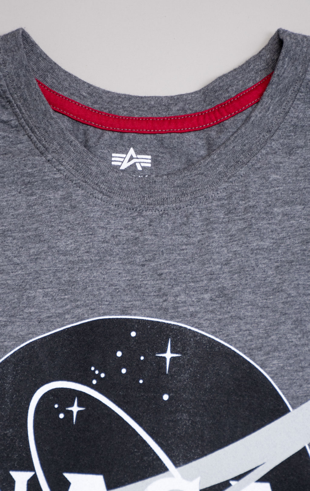 Футболка ALPHA INDUSTRIES NASA LOGO medium charcoal heather 