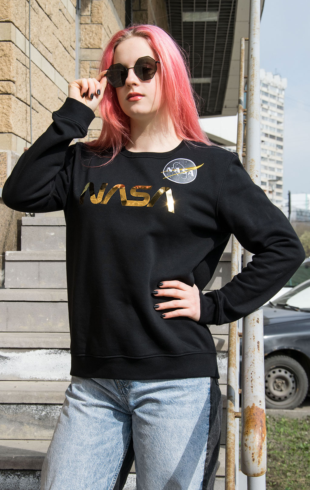 Женский свитшот ALPHA INDUSTRIES NASA PM SWEATER black/gold 