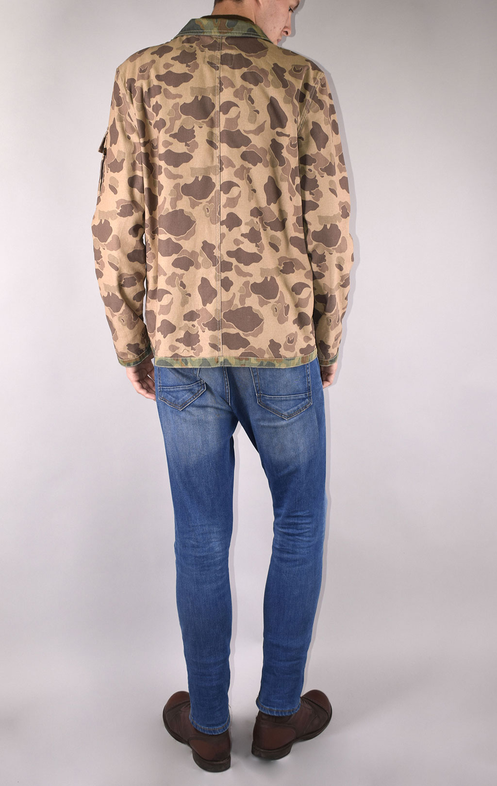 Ветровка ALPHA INDUSTRIES P-42 FIELD SHIRT brown frogskin camo 