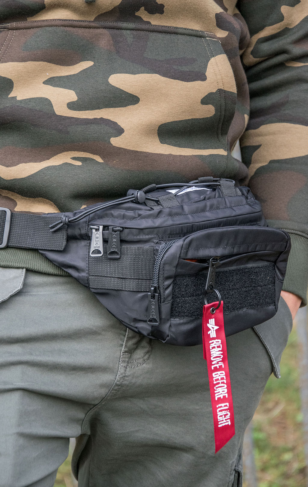 Сумка поясная ALPHA INDUSTRIES TACTICAL WAIST BAG black 