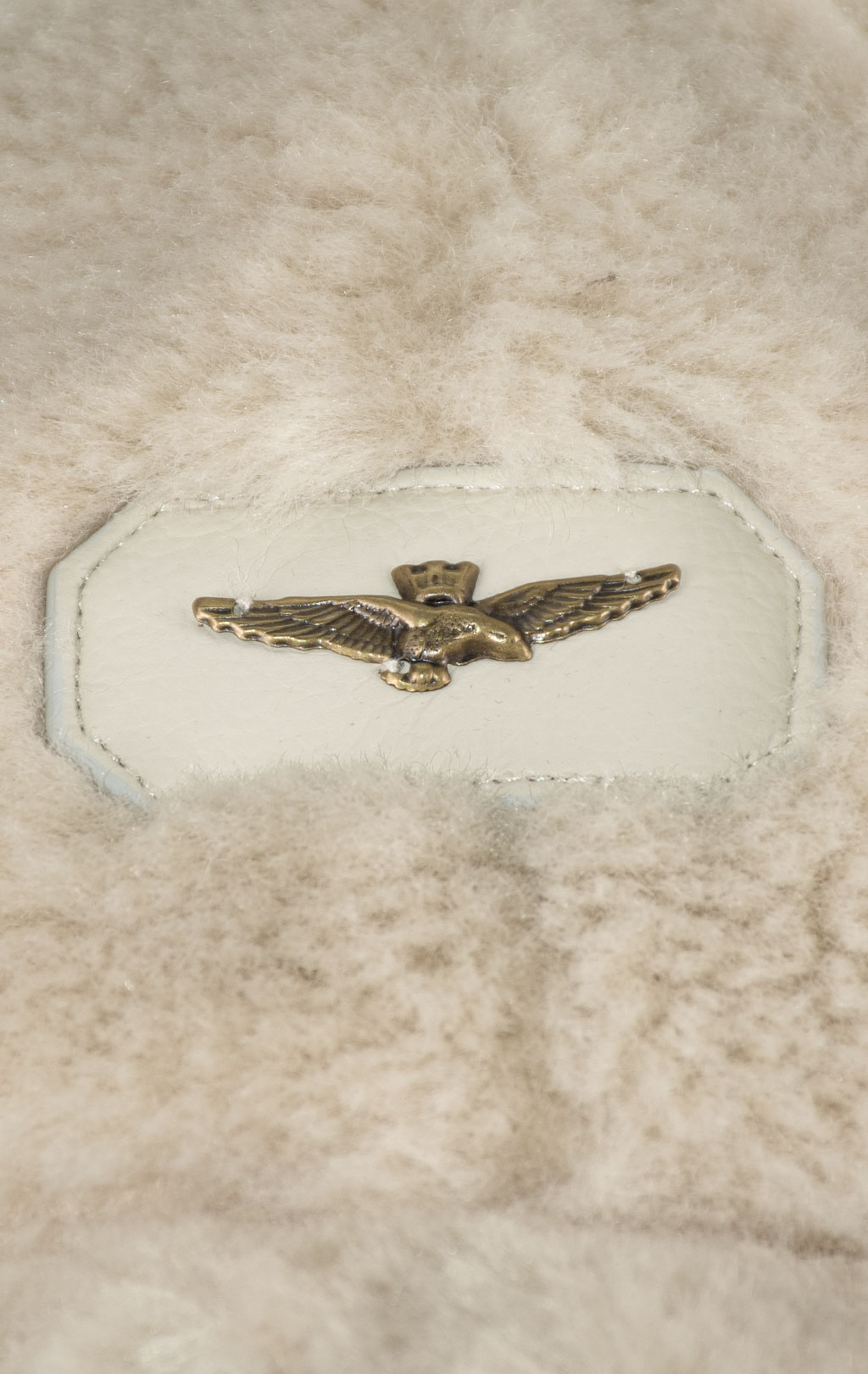 Женская шапка-ушанка с козырьком AERONAUTICA MILITARE FW 24/25/CN vaniglia (HA 1190) 