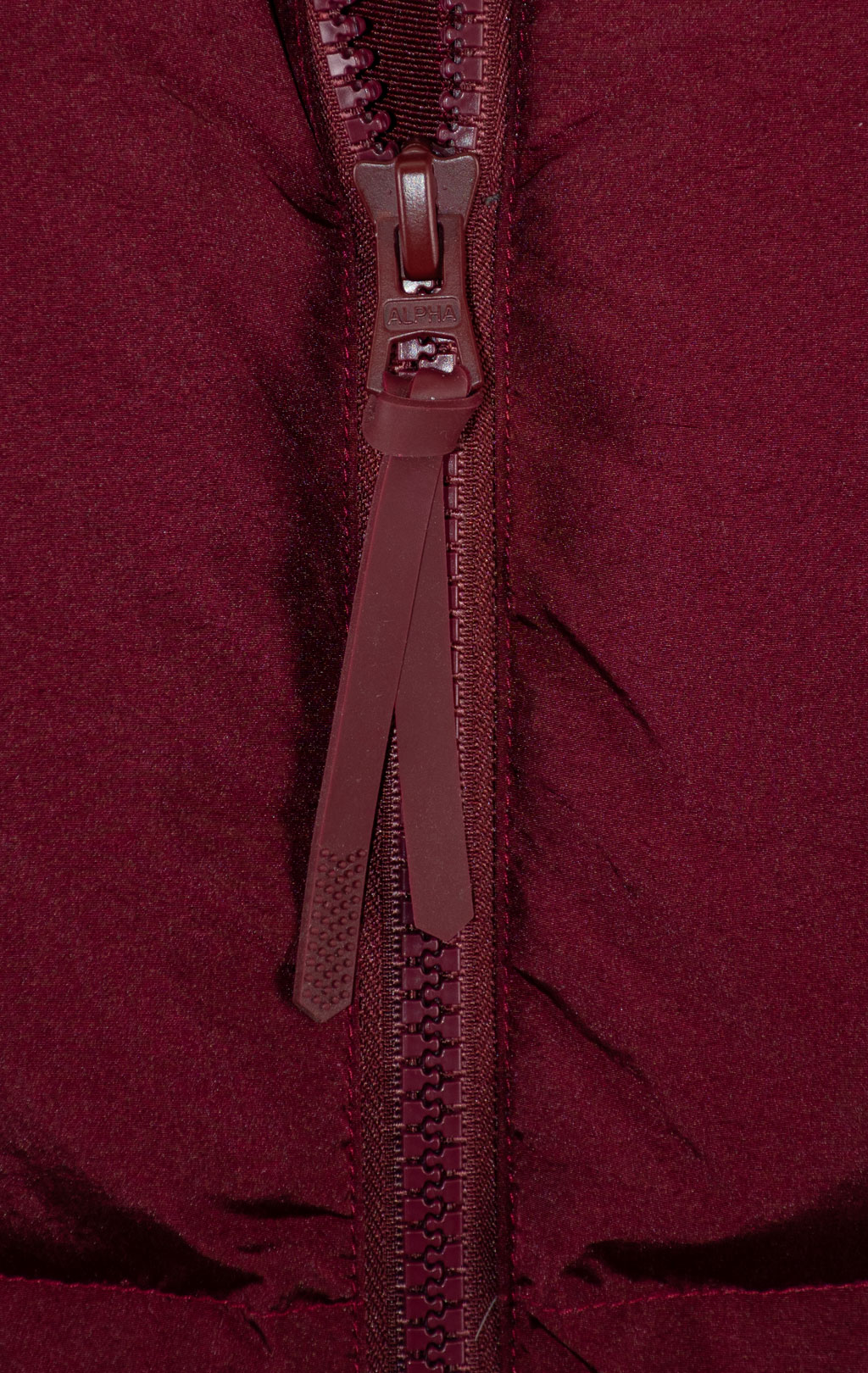 Женская куртка ALPHA INDUSTRIES SIERRA SHORT PUFFER FW 25/26 cedar red 