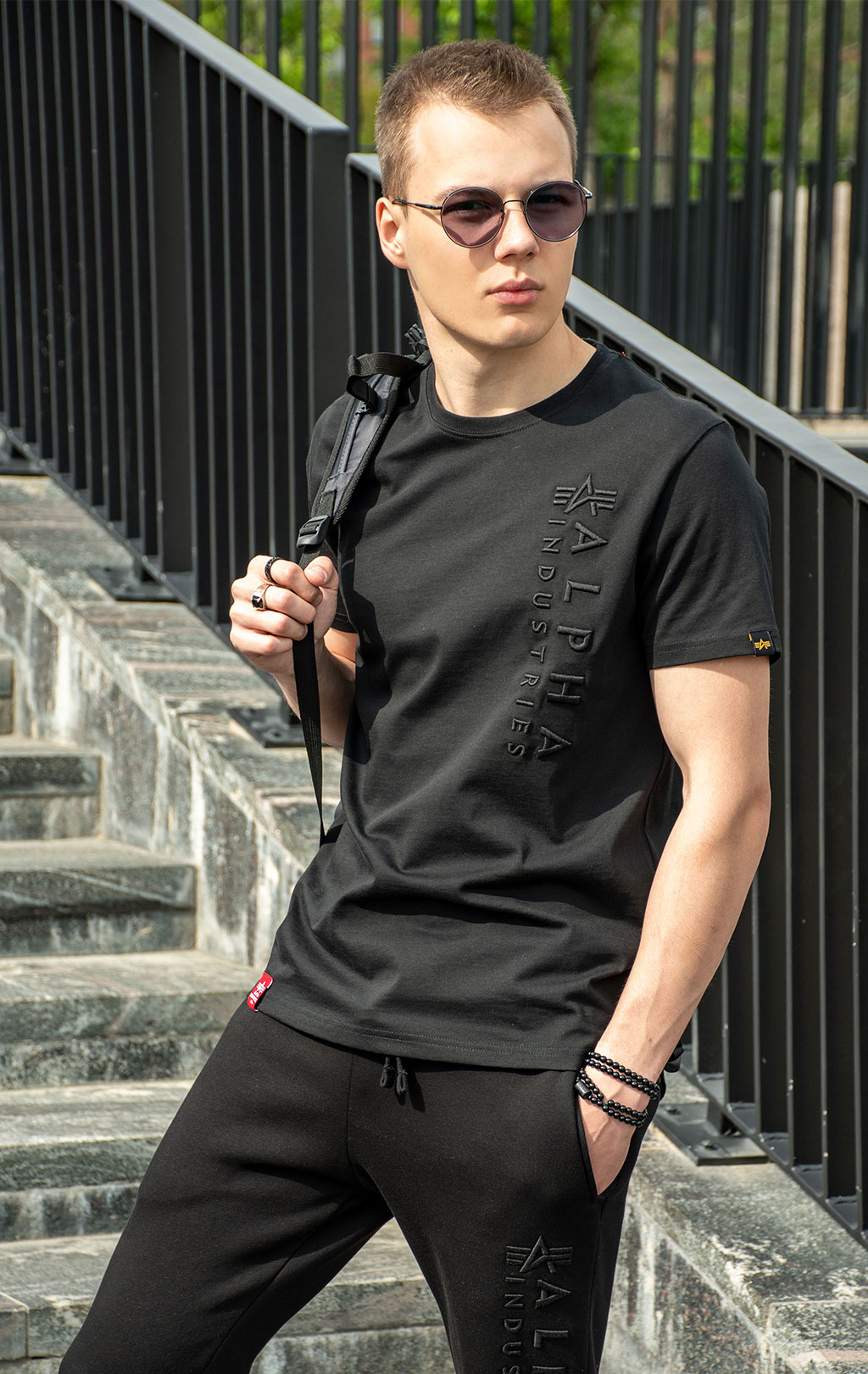 Футболка ALPHA INDUSTRIES EMB T black 